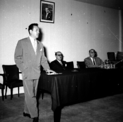 Benito Conquet haciendo uso de la palabra en el congreso de seguridad industrial