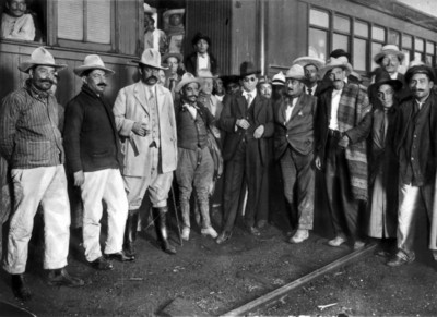 Prisioneros acompañantes de Carranza en la estación de Beristáin, referencia bibliográfica