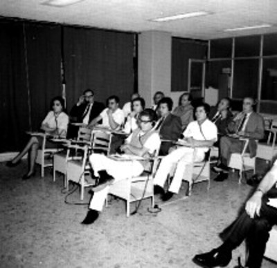 Funcionarios durante una reunión