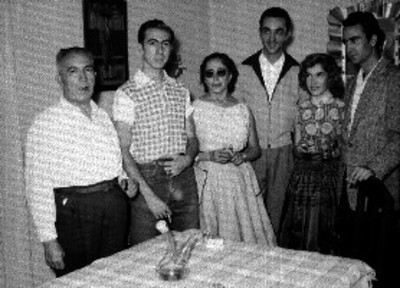 Salomón González Blanco y funcioanrios durante una reunión