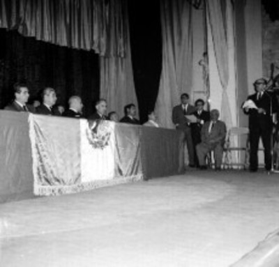 Adolfo López Mateos y comitiva presiden ceremonia