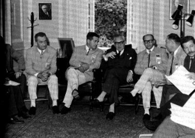 Miembros de un club durante un evento