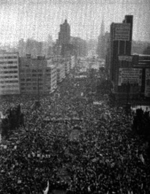 Gustavo Díaz Ordaz preside ceremonia en el monumento a la Revolución