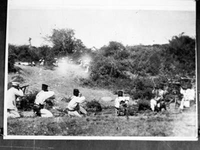 Federales en combate con los zapatistas
