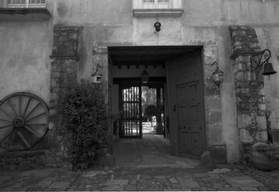 Puerta de entrada en una casa de Miraflores