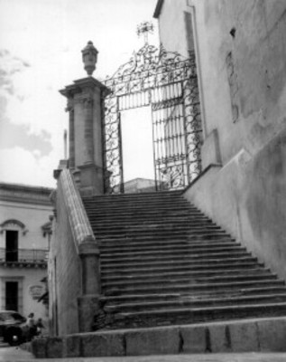 Escalers en la entrada de la Basilica