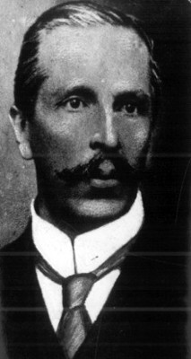 Félix Díaz con miembros de su familia y funcionarios, retrato de grupo