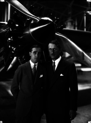 Joaquín González Pacheco acompañado de Fritz Bieler quienes volaron juntos a Canada, retrato