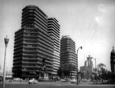 Edificos de la Secretaría de Recursos Hidráulicos y de la Embajada Norteamericana