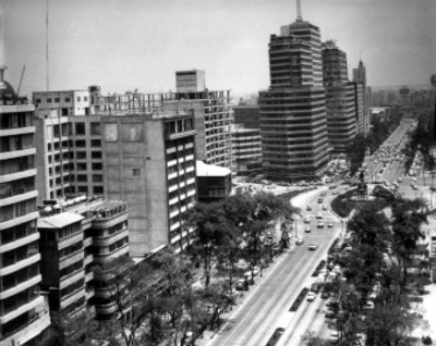 Edificio de la Secretaría de Recursos Hidráulicos en el Paseo de la Reforma, vista aérea