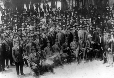 Delegados que asistieron a la Convención Nacional Independiente de los partidos unidos: Nacional Antirreeleccionista y Nacional Democrático, retrato de grupo