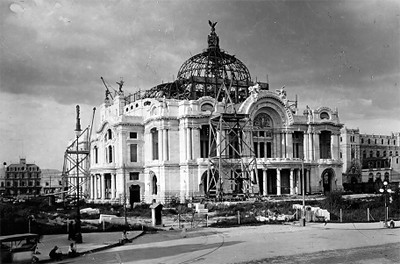 Teatro Nacional (hoy Bellas Artes) en construcción