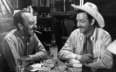 Jorge Negrete bebe con hombres, escena de película