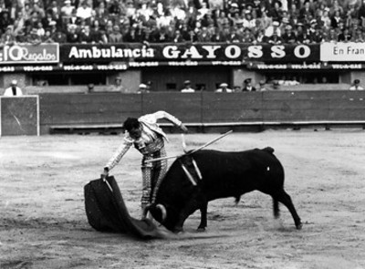 Silverio Pérez ejecuta un pase al natural