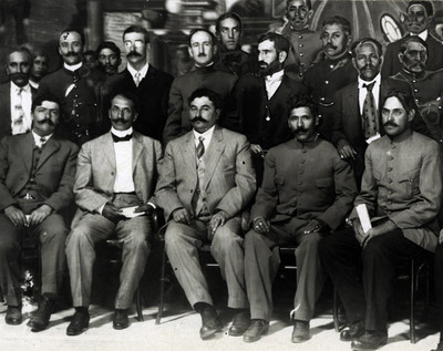 Eulalio Gutiérrez acompañado por los jefes de la División del Norte, retrato de grupo