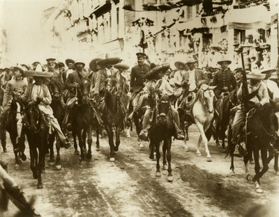 Francisco Villa, Emiliano Zapata y otros jefes revolucionarios entran a la ciudad