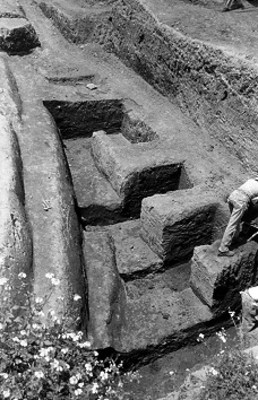 Trabajos de rescate del sitio arqueológico de Cuicuilco, "XXXII-8"