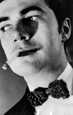 Modelo forma cigarrillo, retrato