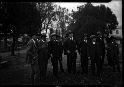 José Manuel Puig Casauranc con otras personalidades visitando una obra pública