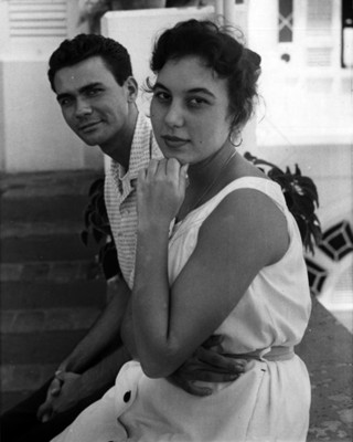 Pareja en un "concurso de belleza", retrato