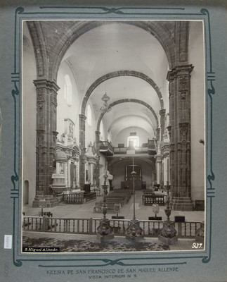 Vista de la nave principal y el coro de la Iglesia de San Francisco