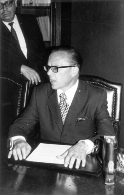 Emilio O. Rabasa, Secretario de Relaciones Exteriores, durante conferencia de prensa, retrato