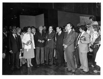 Adolfo Suárez y su comitiva en una de las salas del Museo Nacional de Antorpología