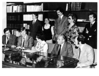 María Emilia Téllez conversa con el embajador Norman Dencker durante acuerdo efectuado en la SRE