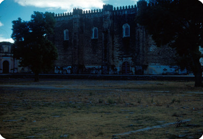Iglesia del Convento de la Capilla Real, lado norte