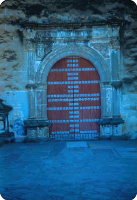 Portada del Convento de la Capilla Real, vista frontal