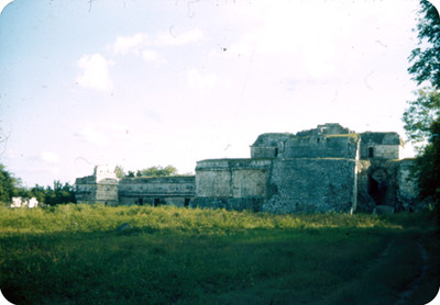 Arquitectura monumental prehispánica, vista parcial