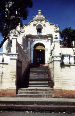 Iglesia, entrada
