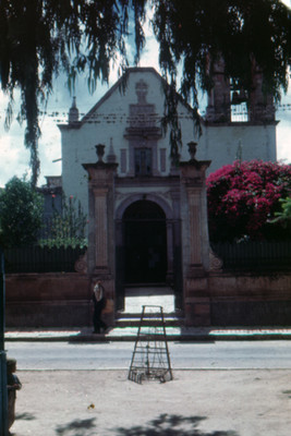 Iglesia, vista frontal