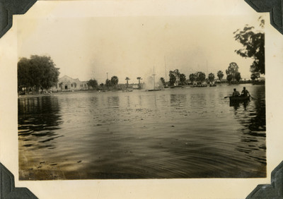 Fuente en el lago de Chapultepec