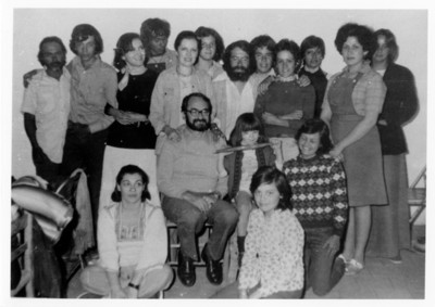 Iker Larrauri con un grupo de personas