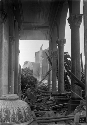 Ruinas de la iglesia de "San Juan" y aspecto de la destrucción causada por la destrucción de "El Paricutín"