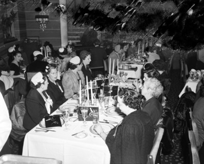 Mujeres reunidas en un restaurante