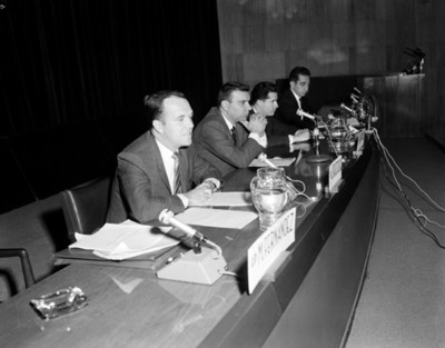 Mesa directiva en estrado durante Convención de la Contaduría Pública