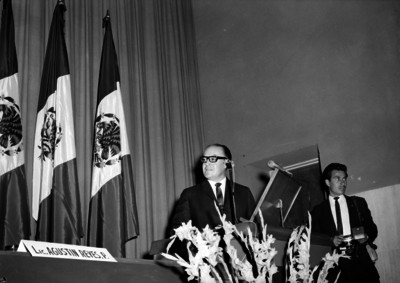 Jesús Rodriguez y Rodriguez, Subsecretario de Hacienda pronunciando un discurso durante una ceremonia