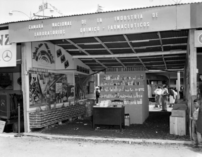 Sala de exposición de la Camara Nacional de la Industria de laboratorios Químicos -Farmaceuticos