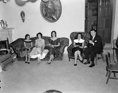 Mujeres y hombre en una posada, retrato