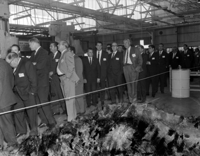 Empresarios recorren la manufacturera EATON durante inauguración