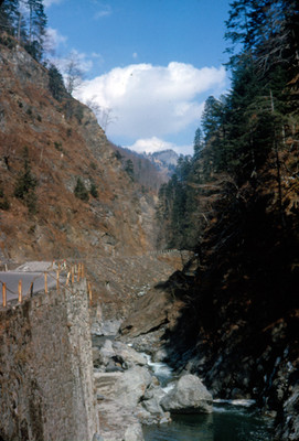 Carretera hacia los Alpes Franceses, vista panorámica, paisaje