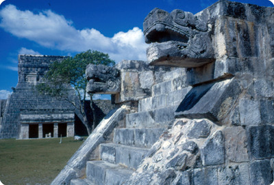 Plataforma de aguilas y jaguares, detalle arquitectonico