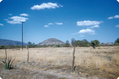 Teotihuacan, piramide del Sol y parte del valle, panorámica