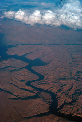 Foto aerea de un rio, paisaje