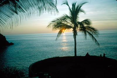 Puesta de sol en la bahia de Acapulco, paisaje