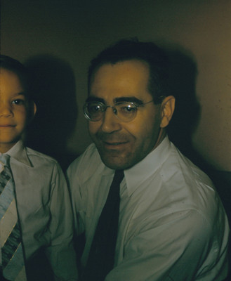 Hombre con niño, retrato