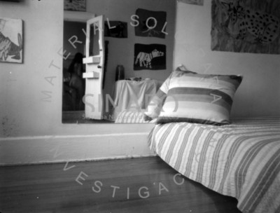 Interior con desnudo