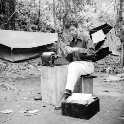 Arturo Sotomayor autor de "2 sepulcros en Bonampak"